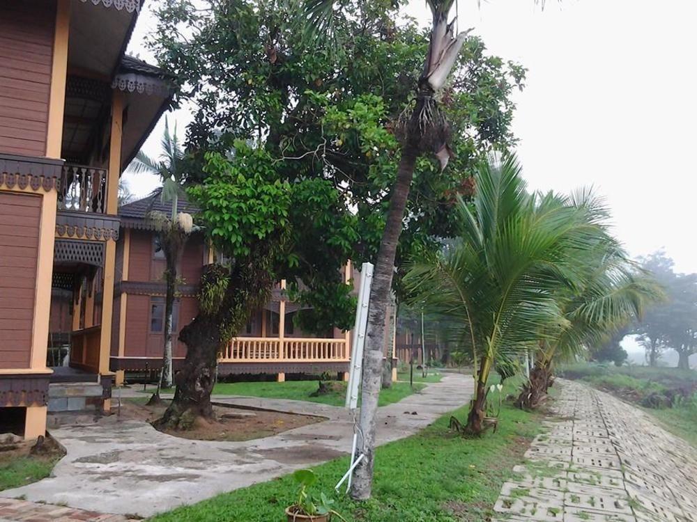 Green Village Pasir Salak Eco River Resort Kampung Gajah  Екстер'єр фото